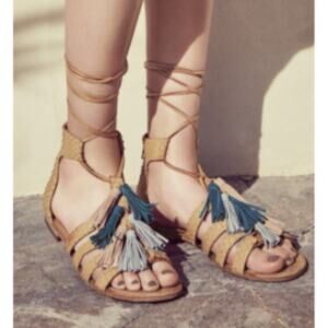 Steve Madden Monrowe Strappy Leather Tassel Sandal